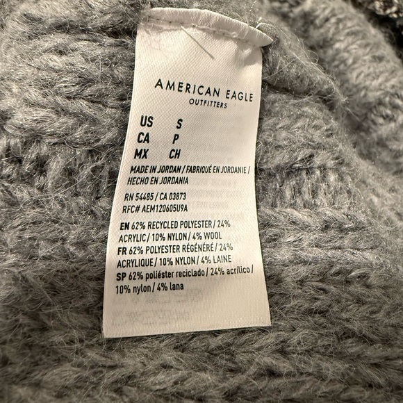 American Eagle Outfitters Gray V-Neck Sweater Vest - Picture 5 of 6